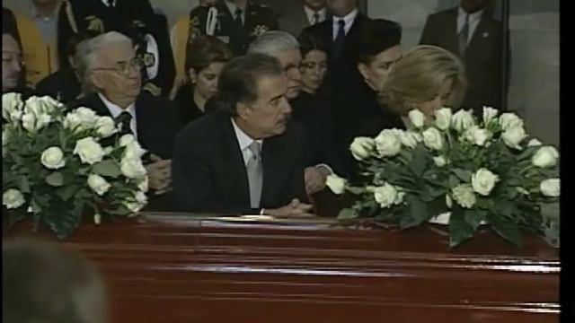 Asistencia del Presidente Pastrana al funeral de Eduardo Santos -21 de abril de 1999- смотреть онлайн