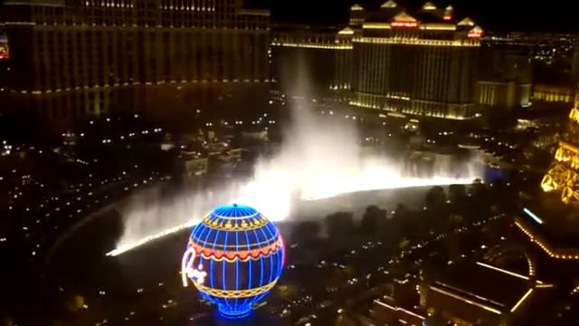 Вид из окна отеля Planet Hollywood смотреть онлайн