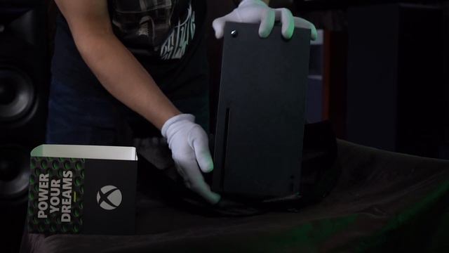 XBOX Series X на 135 дюймовом экране в 4K HDR со звуком Dolby Atmos смотреть онлайн