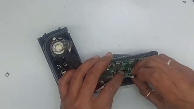 Dead JBL Flip 2 | NOT CHARGING FIX | TEARDOWN смотреть онлайн