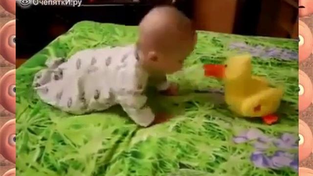 Веселый танец малыша и утки! смотреть онлайн