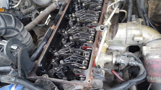 CUMMINS ISF 2.8 Регулируем клапана.