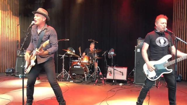 The Professionals - Silly Thing, live at Liseberg, Gothenburg, Sweden 180531 смотреть онлайн