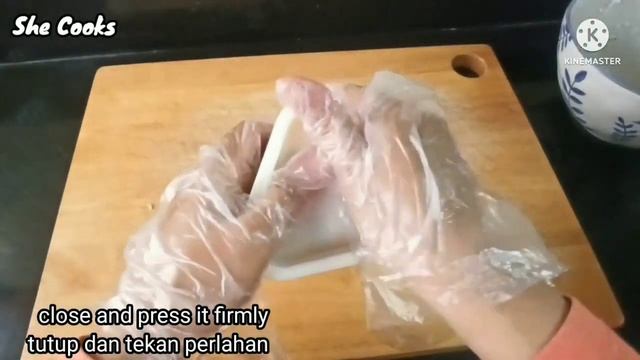 HOW TO MAKE TRIANGLE ONIGIRI WITHOUT A MOLD | EASY ONIGIRI RECIPE