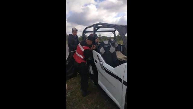 Заблудившуюся в лесу 97-летнюю женщину спасли работники Пинского центра РОСН смотреть онлайн