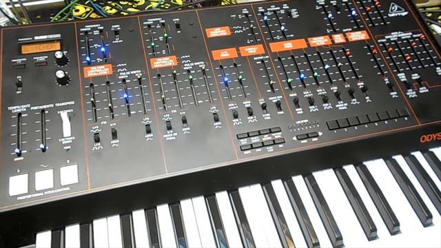 JASSON BASSON - BEHRINGER ODYSSEY PLAYS ON ITS OWN смотреть онлайн