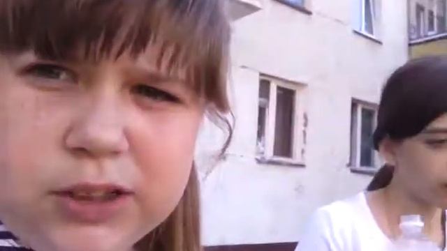 Язык синий ужас? Пробуем американские конфеты. смотреть онлайн