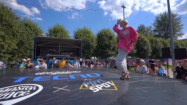 Radja vs Batya Jackson ★ Round1 All Styles Solo ★ Движение Battle на VK Fest Москва смотреть онлайн