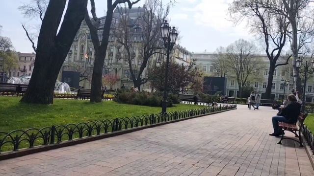 Одесса Киев 2 минут назад! Центр города. БОМБЯТ С МОРЯ И ВОЗДУХА! смотреть онлайн