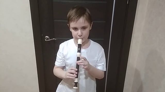 "Под небом голубым" на блок-флейте. Автор В.Вавилов. смотреть онлайн