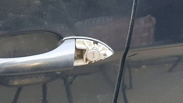 Что делать если BMW X5 E53 закрылась и ключ остался внутри. Или как вскрыть BMW X5 E53 смотреть онлайн