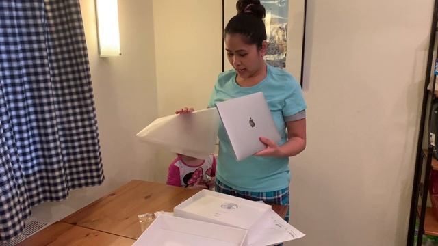 Surprise Valentines Gift+ Unboxing Apple Macbook Air 2018 | ❤️MARZ DRUM смотреть онлайн