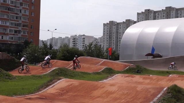 Заезд 18. Круг 1. Младшие юноши 2002-2003 г.р., Первенство спортивной школы, 16 июля 2016 смотреть онлайн