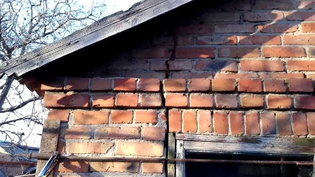 Трещины в кирпичной стене. Устраняем проблему. смотреть онлайн