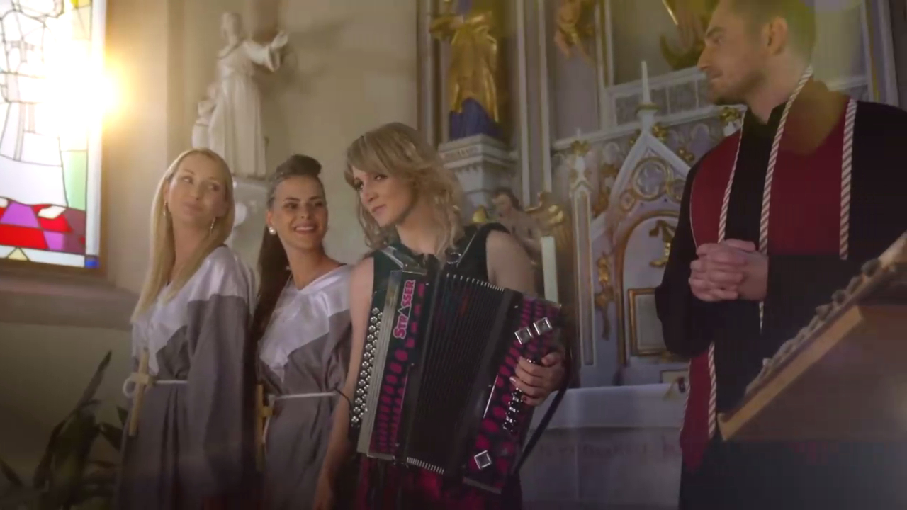 Melissa Naschenweng «Gott Is A Dirndl»