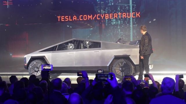 Зачем я предзаказал Tesla Cybertruck! (MKBHD RU) смотреть онлайн