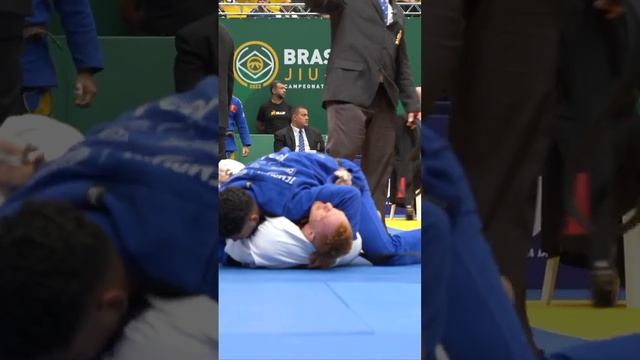 ALTO NÍVEL ??? #jiujtsu #jiujitsufighter #bjjlife #combatsport #jiujitsubjj #martialarts смотреть онлайн