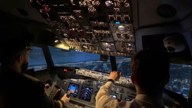 Пилот Суренчик показывает как надо управлять Боингом смотреть онлайн