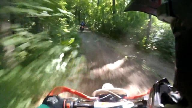 Скоростной заезд по лесу на мотоциклах. 4км за 6:20. смотреть онлайн