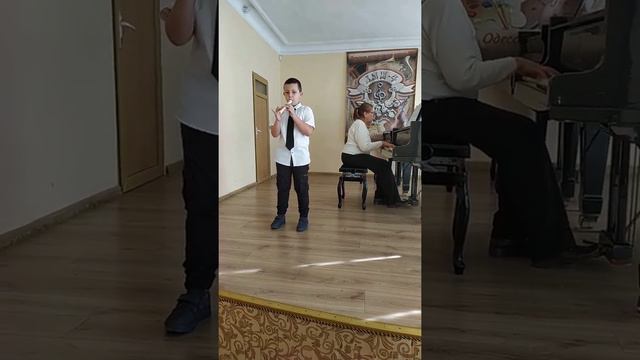 І.Дунаєвський "Колискова" Остап Двоєнкін смотреть онлайн