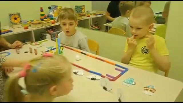 Учимся дуть. Открытое занятие с логопедом М. В. Травиной смотреть онлайн