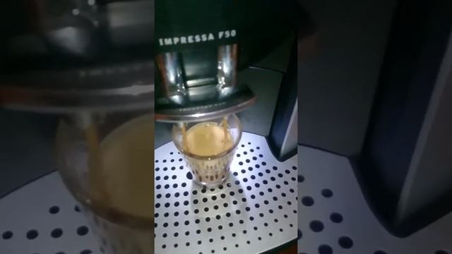 Jura Impressa F50 making Espresso смотреть онлайн