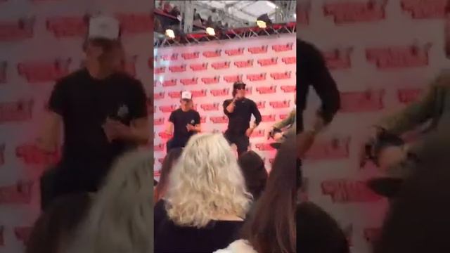 Norman Reedus Andrew Lincoln Panel Walker Stalker London 2016 смотреть онлайн