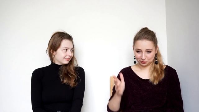 10 глупых вопросов УЛИЧНОМУ МУЗЫКАНТУ смотреть онлайн