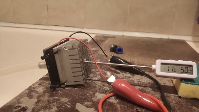 элемент пельтье 12 вольт TEC1-12726 смотреть онлайн