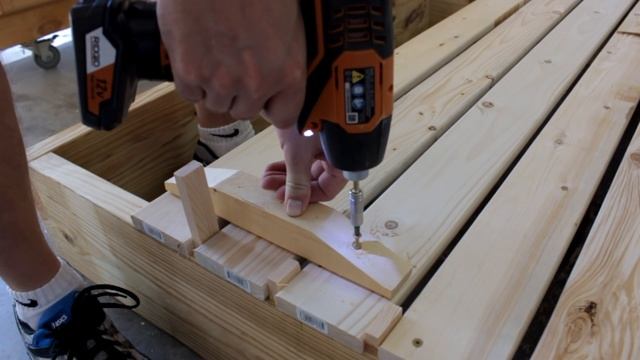 DIY Covered Sandbox with Bench Seating смотреть онлайн