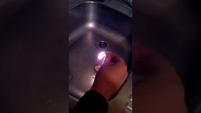 Как сделать спичку, которая долго горит. смотреть онлайн