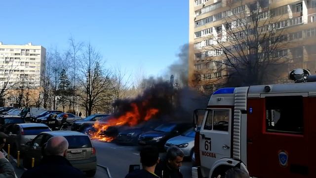 Пожар в Зеленограде, корп. 1121 Три машины 13.04.2018 в 11:40 смотреть онлайн