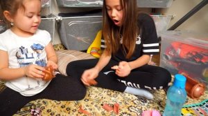 Ведем прямой эфир из шкафа! 24 часа в ГАРДЕРОБЕ родителей!