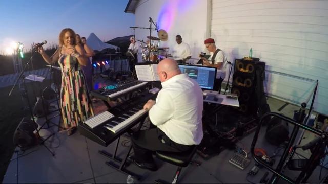 SOULIVERSE "Live" - Killing Me Softly 8:20:16 смотреть онлайн