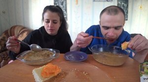 МУКБАНГ С ВАРЕЙ / СУП КУРИНЫЙ С ЛАПШОЙ / БУТЕРБРОДЫ С ЗАКУСКОЙ / EATING Mukbang  / НЕ АСМР ASMR