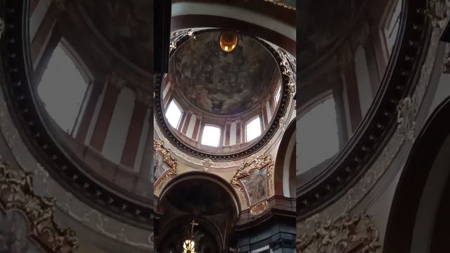 Римско католический костел-Карлов мост смотреть онлайн