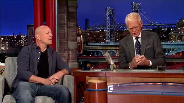 Брюс Уилис и его парфюмерная линия от LR смотреть онлайн