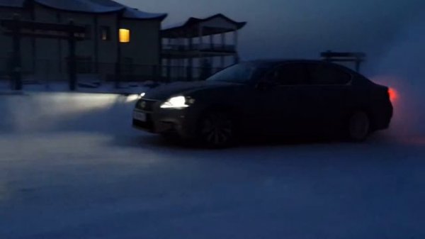 Lexus GS 250 winter driving