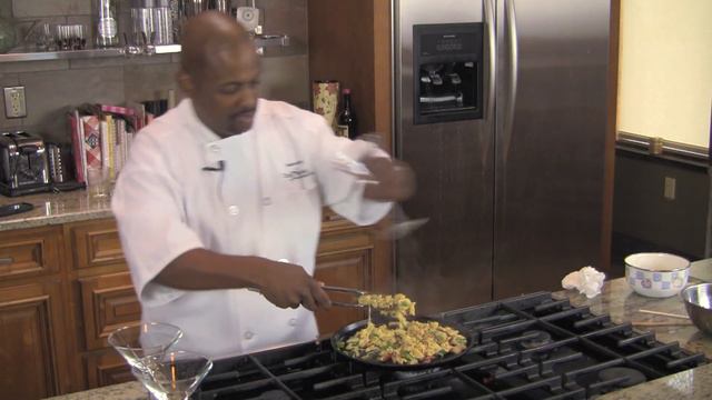 How to Cook Fish in a Cast Iron Skillet : Culinary Arts смотреть онлайн