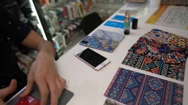 Плоттер MOCOLL / оклейка смартфона в декоративную пленку / особенности оклейки / подробный обзор смотреть онлайн