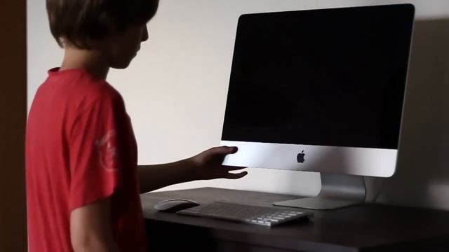 First look, unboxing and test iMac 2012 21.5 смотреть онлайн
