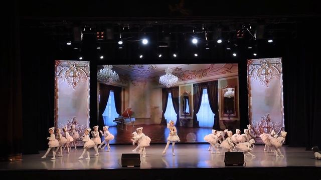 Образцовый ансамбль танца "Задоринка" - "Кошкин дом" смотреть онлайн