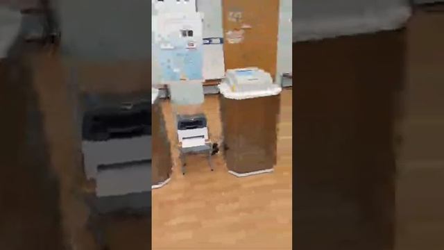 Дыра для фальсификаций-сейф спрятан вопреки схеме размещения для выноса бюллетеней смотреть онлайн