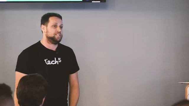 Tech5: Contain yourself! Kubernetes at scale and ECS Fargate смотреть онлайн