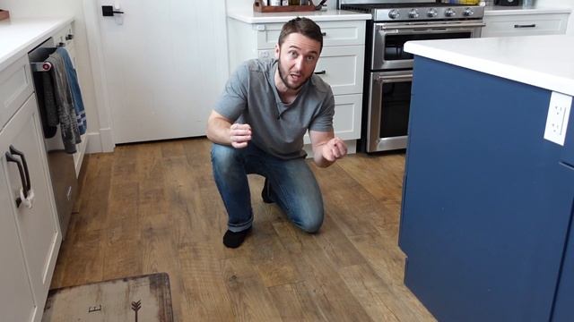 GAPPING PLANKS! Glue Down Vinyl WARNING, Shrinking and Gapping - Telling 4 Year Review! смотреть онлайн