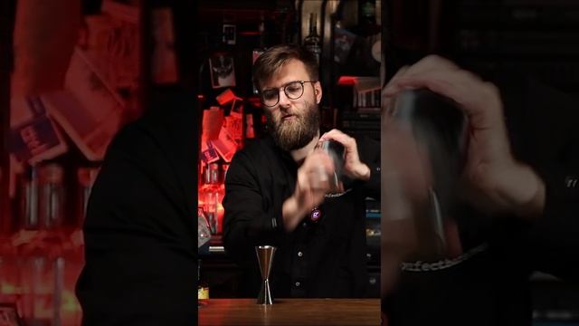 ВЕГАНСКАЯ ПИНА КОЛАДА! КАК ВАМ ТАКОЕ? ??? #cocktails #бармен #пинаколада #pinacolada #twist #твист смотреть онлайн