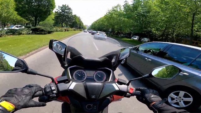 Honda Forza 350 - scuterul meu personal. De ce e asa de bun? смотреть онлайн
