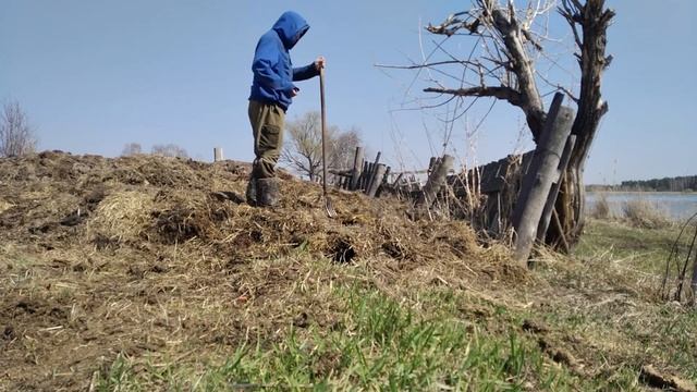 ОБЗОР УЧАСТКА. УБОРКА В ОГОРОДЕ ВЕСНОЙ. ОБЗОР ОГОРОДА ВЕСНОЙ. ЖИЗНЬ В ДЕРЕВНЕ. ДЕРЕВЕНСКИЕ БУДНИ смотреть онлайн