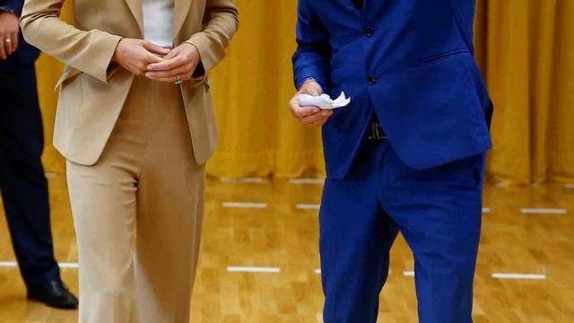 КЕЙТ МИДДЛТОН ПОДОБРАЛА ИДЕАЛЬНЫЙ ОБРАЗ ОТ ПРИНЦЕССЫ ДИАНЫ - КОРОЛЕВСКИЕ НОВОСТИ смотреть онлайн