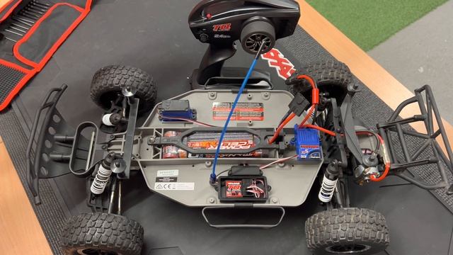 How to Bind or Re-Bind a Traxxas TQ/TQi Transmitter and Receiver смотреть онлайн